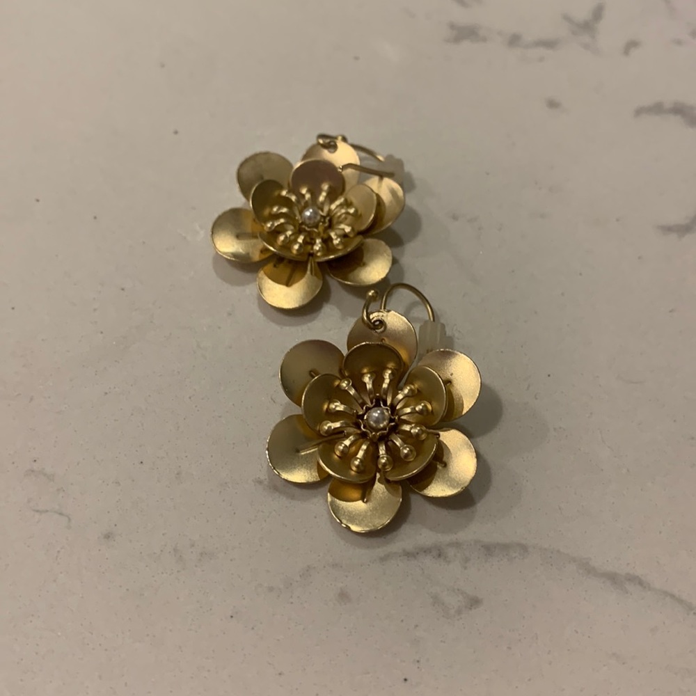 Loft flower earrings
